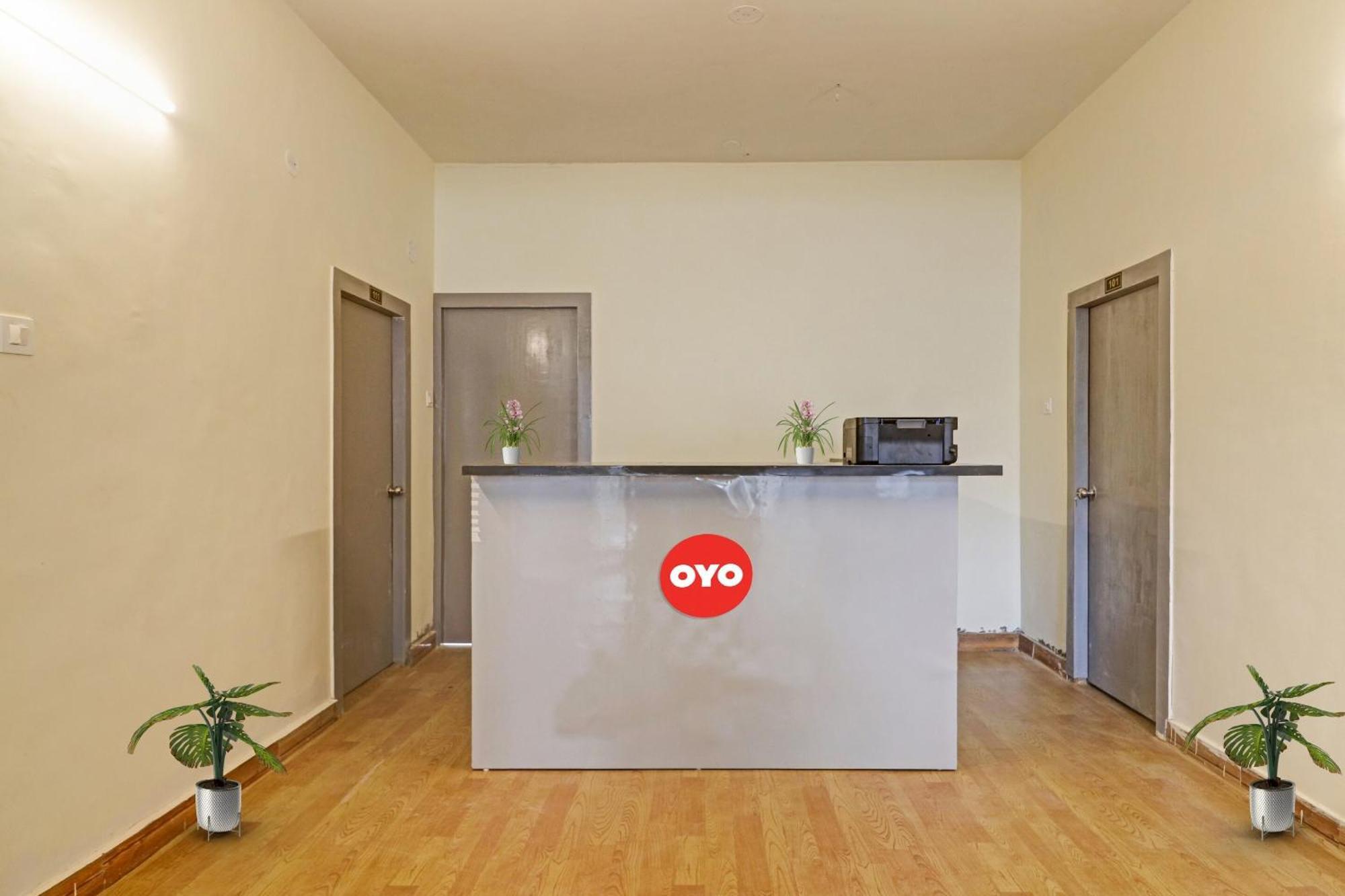 OYO 91582 Hotel Lavish Stay Hyderabad Exterior foto
